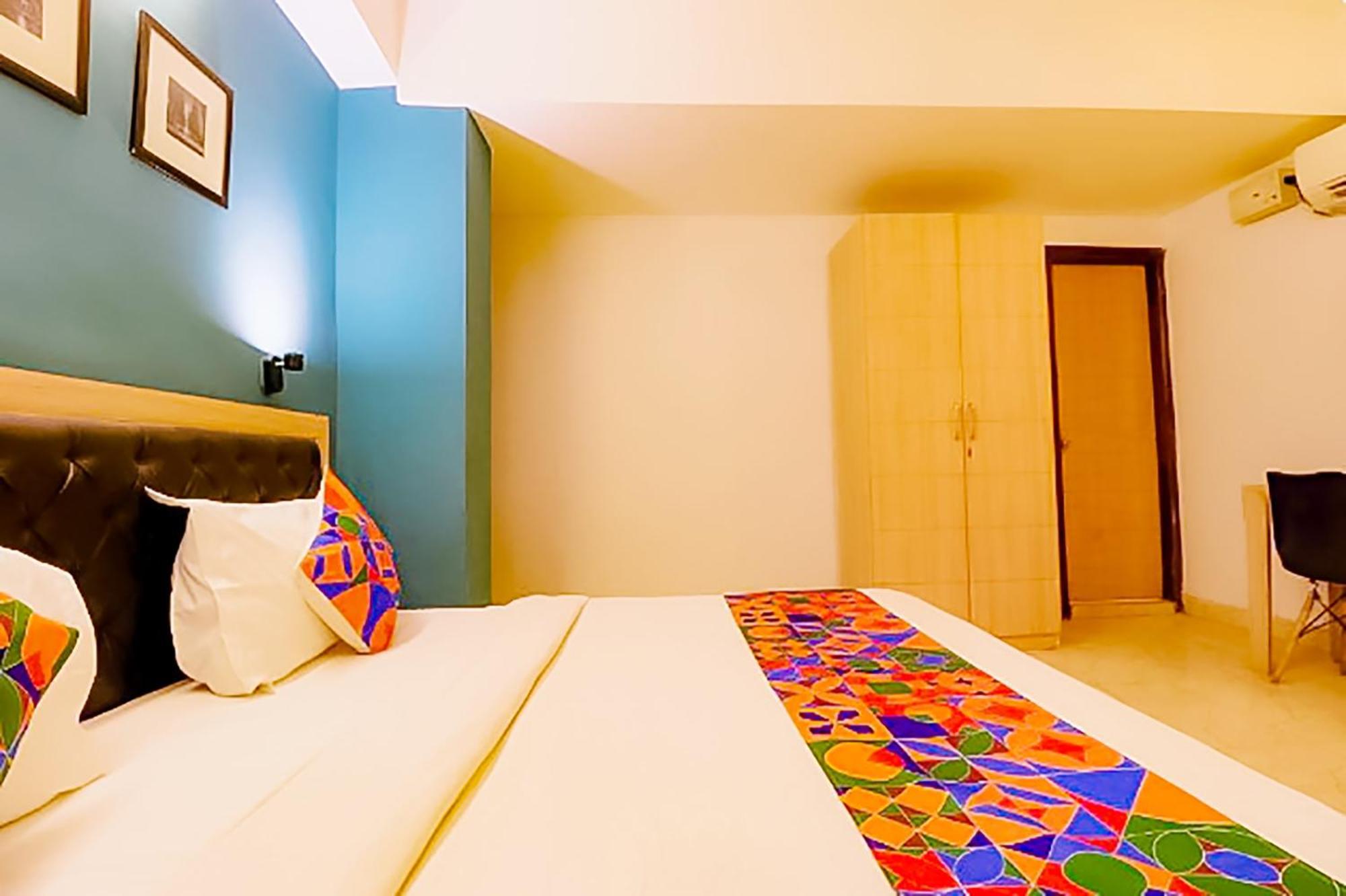 Royal - Vinod Nagar Hotel New Delhi