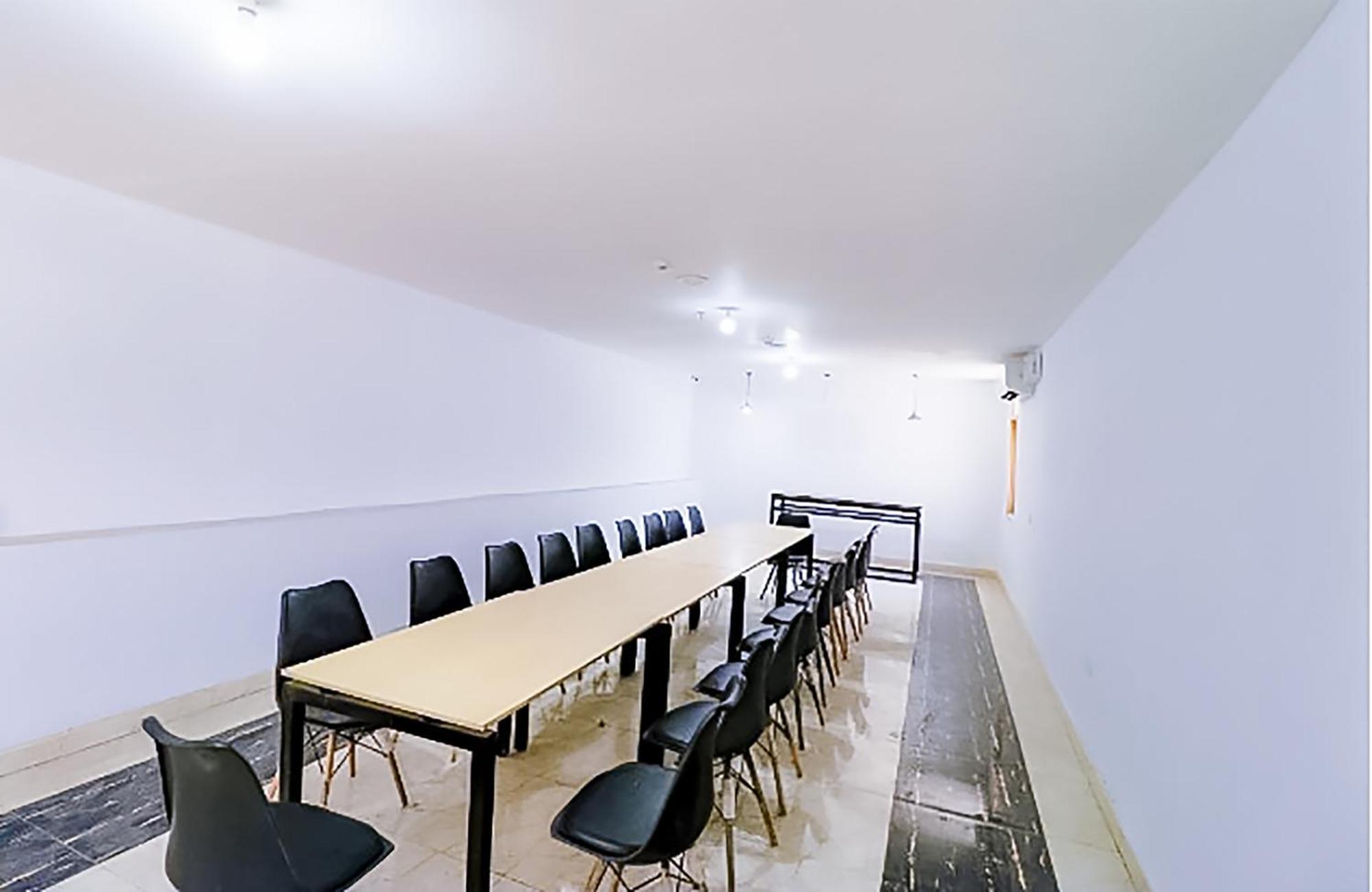 Royal - Vinod Nagar 3* New Delhi