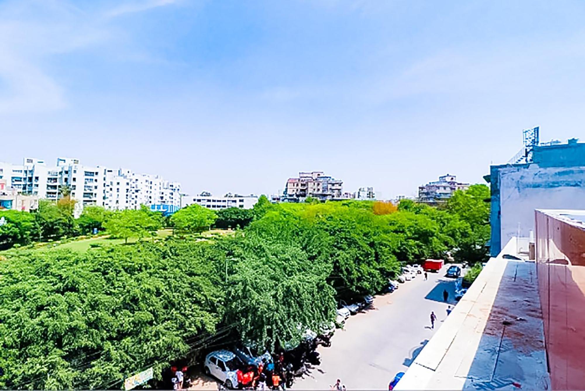 Royal - Vinod Nagar Hotel New Delhi
